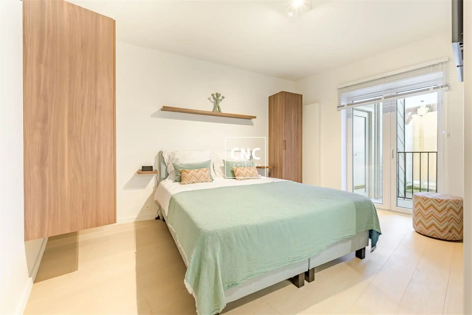 Stijlvol gerenoveerd appartement - open zicht op de villa’s foto 5