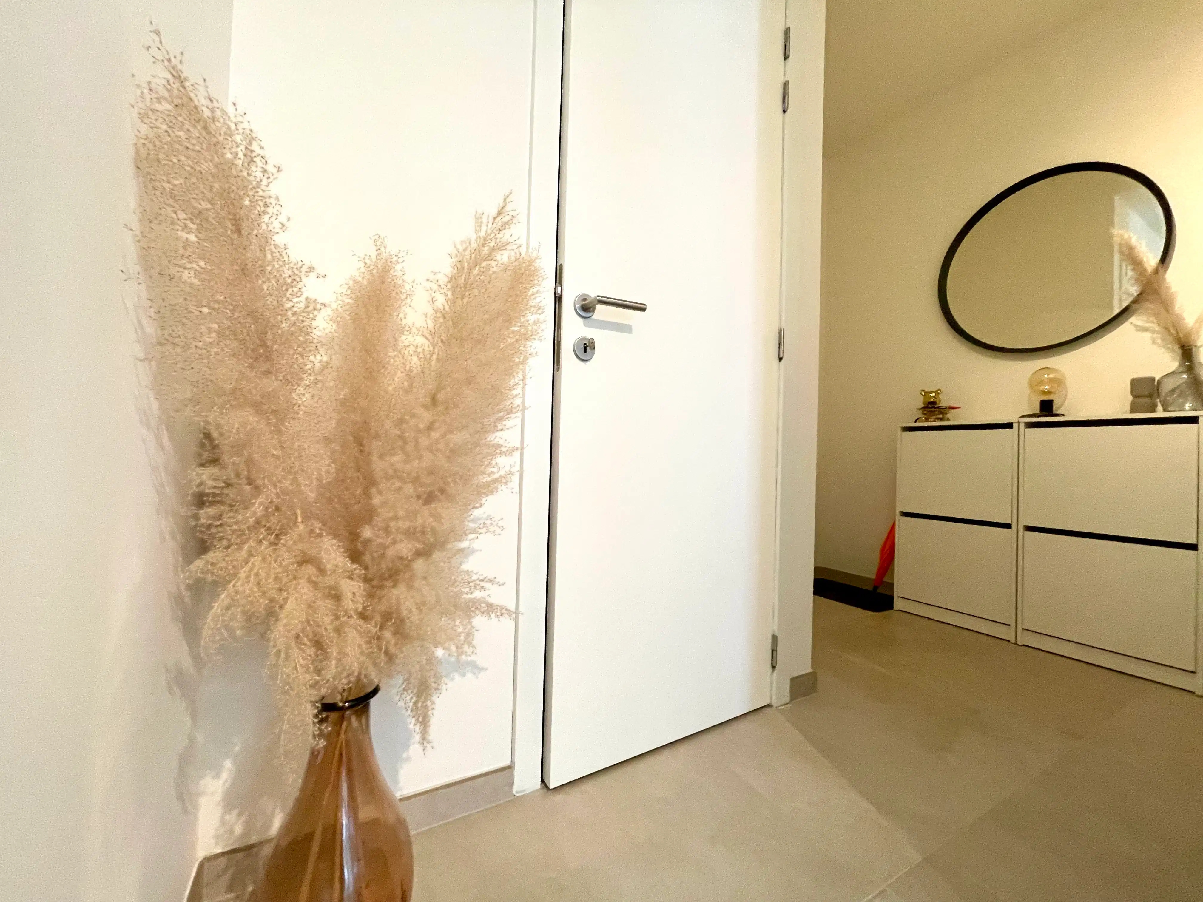 Nieuwbouwappartement met 1 slaapkamer, ruim terras en garage foto 2