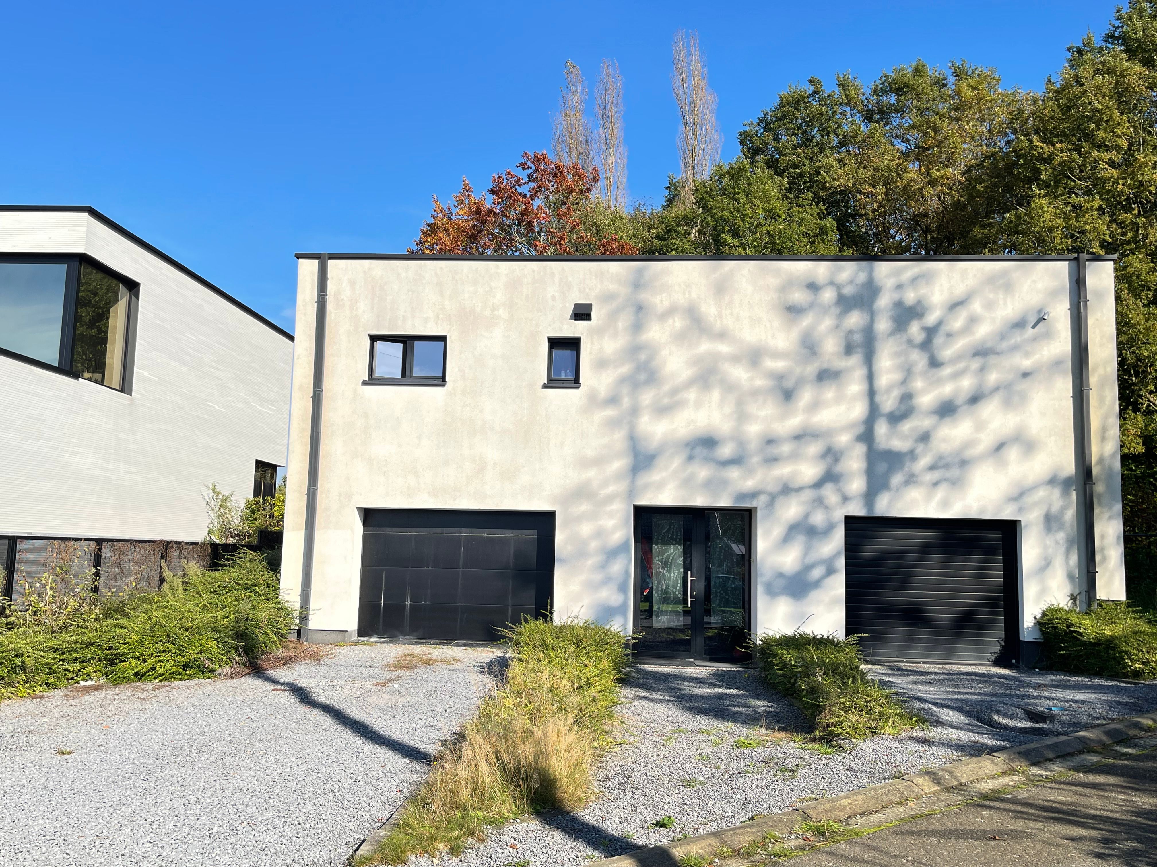 ROOSDAAL: ruime, stijlvolle  villa met 3 slaapkamers, bureau en tuin foto 1