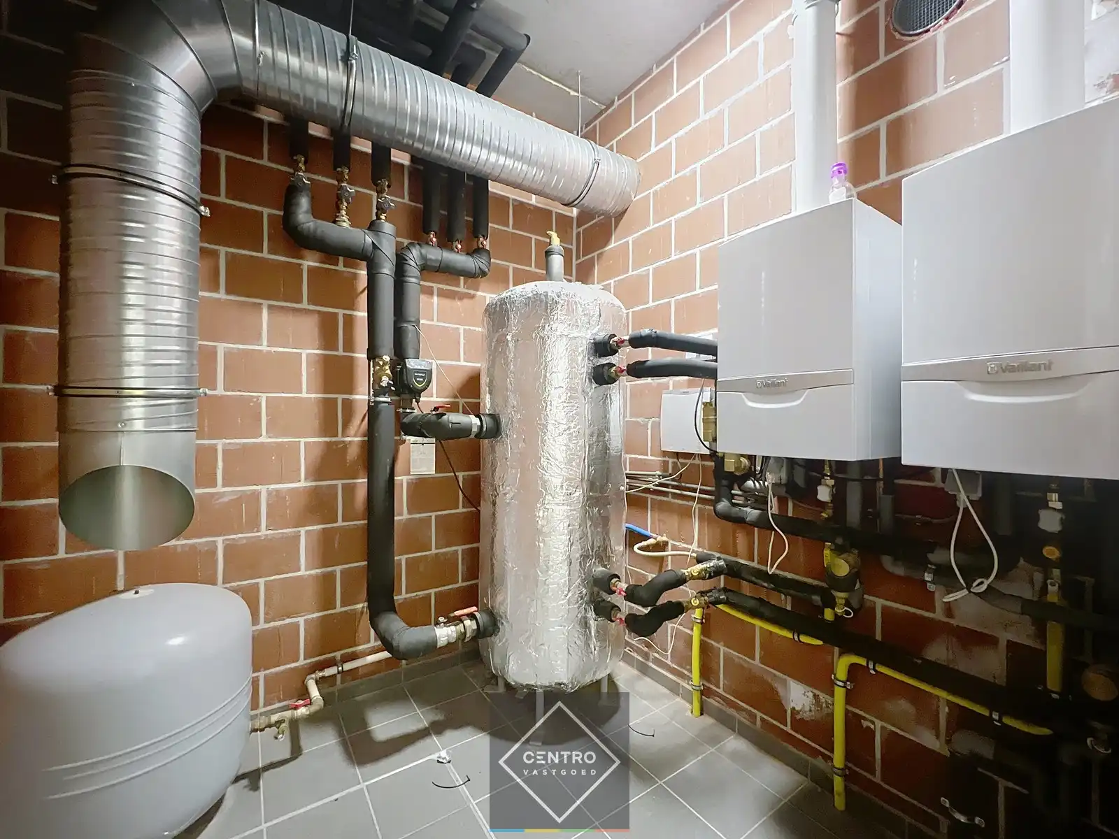 Penthouse (100m²) met RUIME terrassen (33m²) in kleinschalig project pal in het CENTRUM van Kortrijk ! Aankoop aan 6% BTW  mogelijk! foto 36