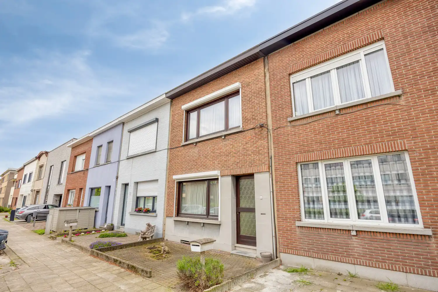 Te renoveren rijwoning met 3 slks en tuin. foto 2
