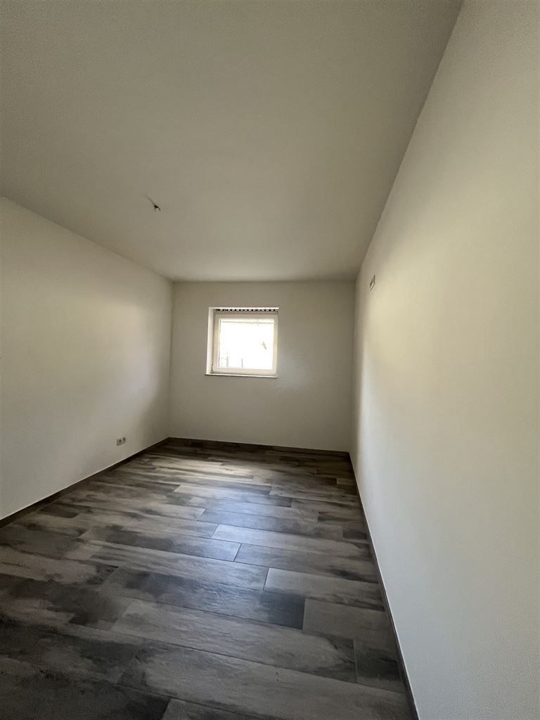 Instapklaar, gelijkvloers appartement met  2  slaapkamers, terras en autostaanplaats. foto 7