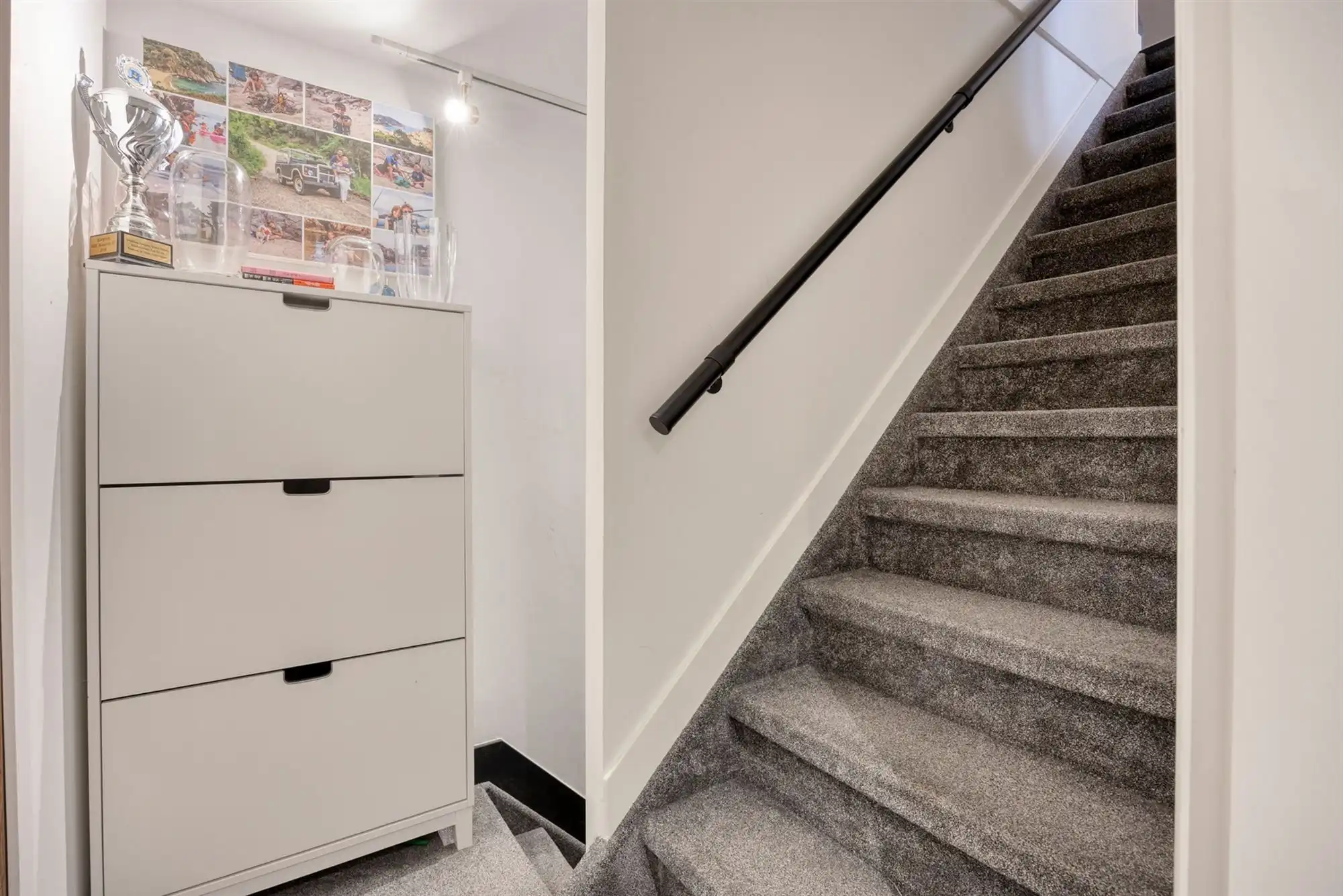 Knappe duo-villa op 8.843 m² in villawijk aan NL-grens. foto 40