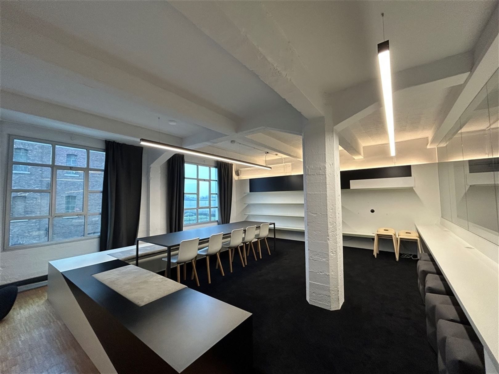 Kantoorgebouw foto 8