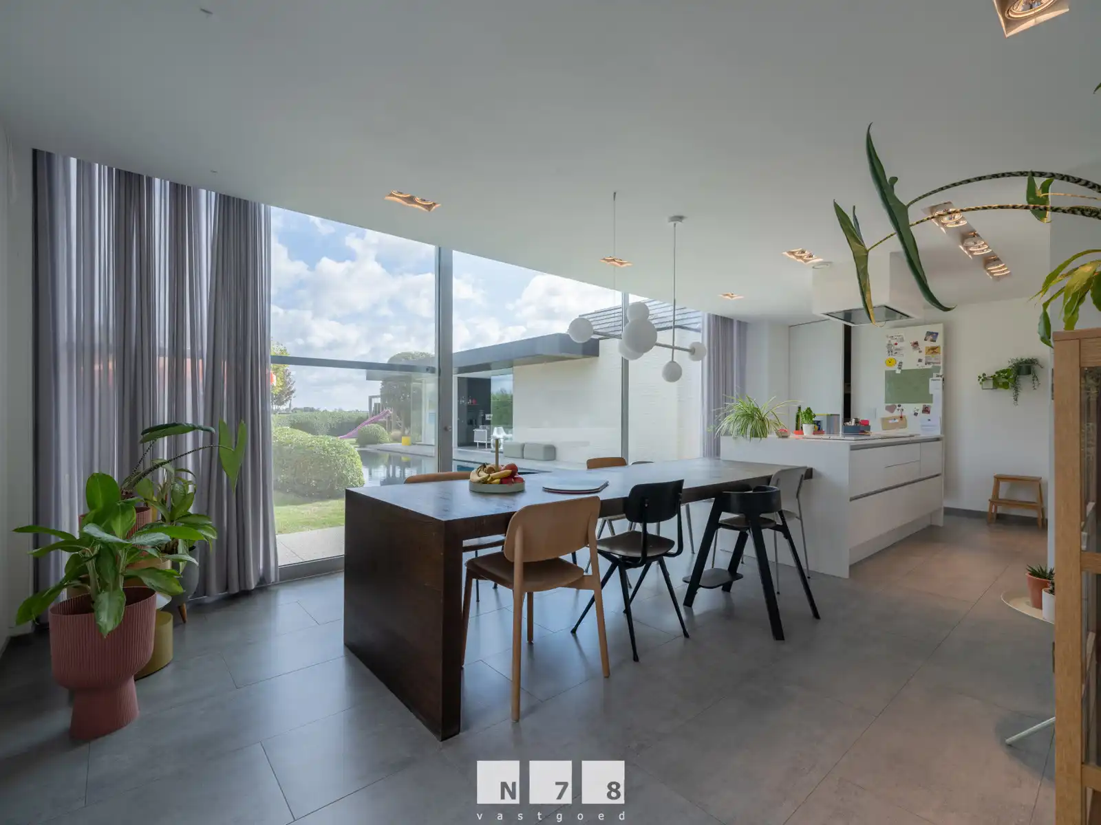 STIJLVOLLE VILLAWONING MET VERWARMD ZWEMBAD & POOLHOUSE OP 9A85CA IN ROTEM. foto 4