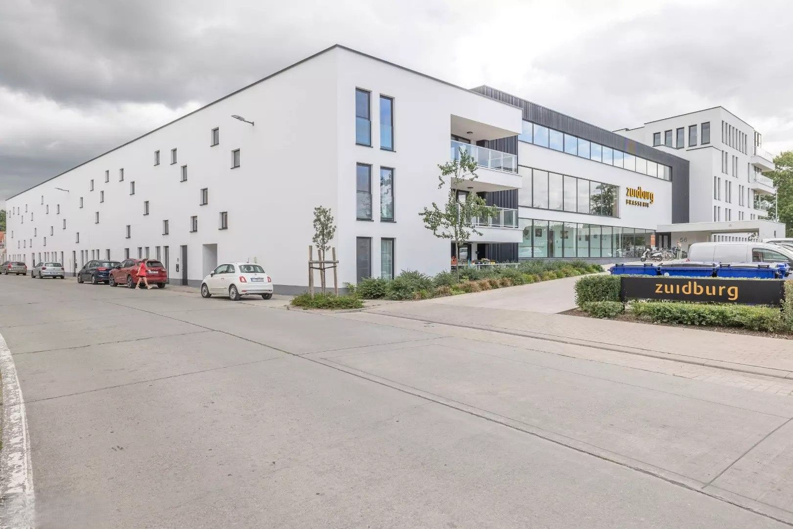 Luxueus afgewerkt assistentiewoning met ruim terras te Veurne in de Zuidburg foto {{pictureIndex}}