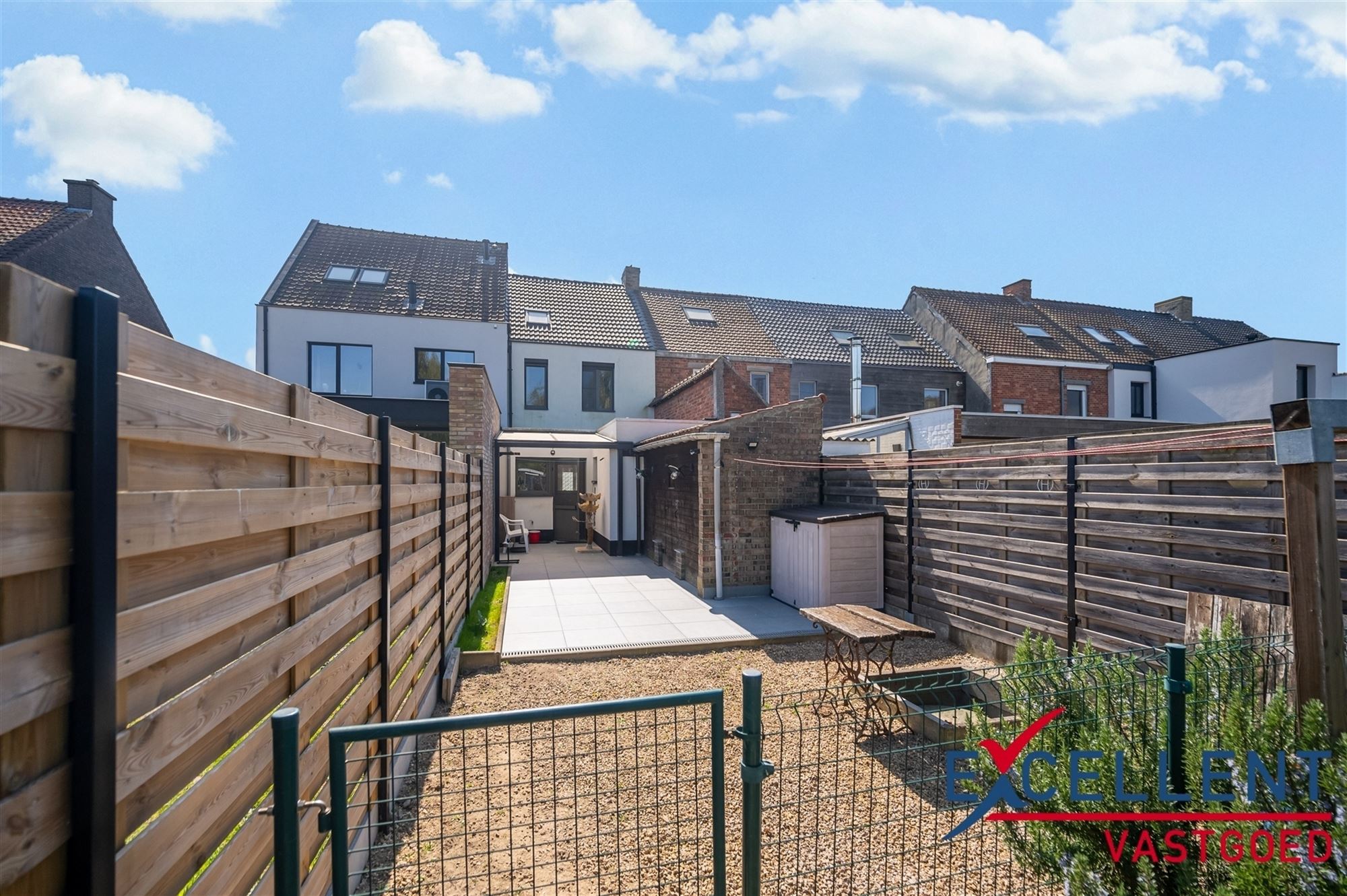 Instapklare en gerenoveerde woning centrum Deinze te koop foto 12