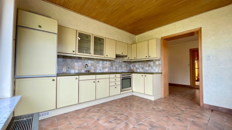 Charmante woning met garage en tuin foto 7
