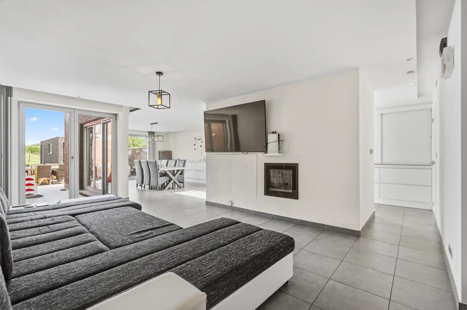 Mooie instapklare woning met tuin, terras, garage en 4 slpks foto 7