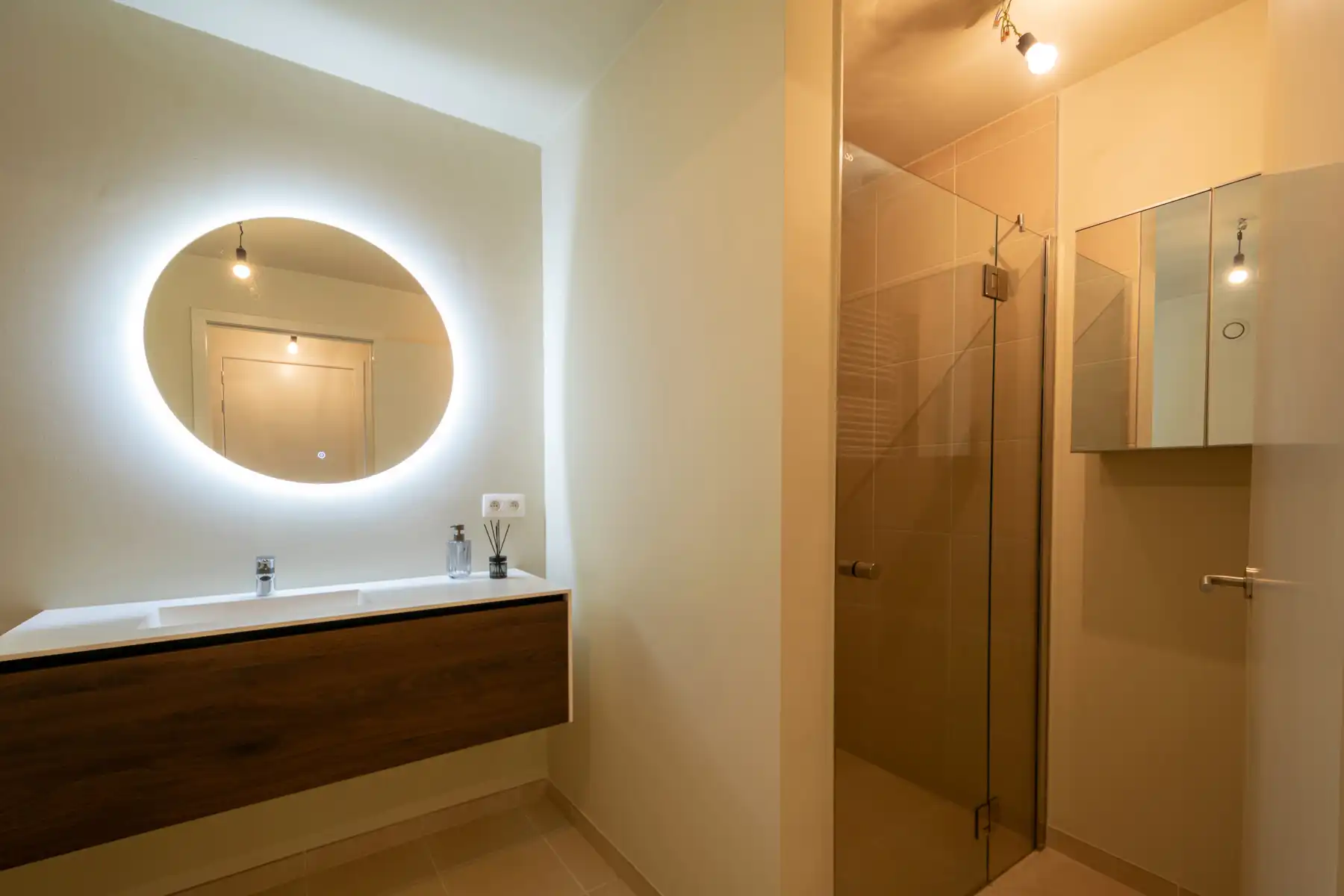 VOLLEDIG GERENOVEERD APPARTEMENT MET LIFT foto 9