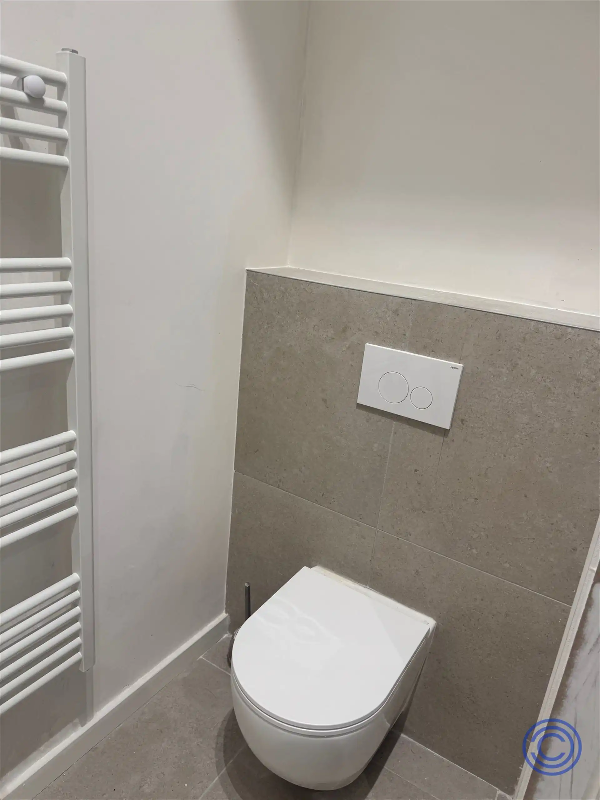 Ruim gerenoveerd handelspand van ca. 180 m² op toplocatie aan de Mechelsesteenweg! foto 9