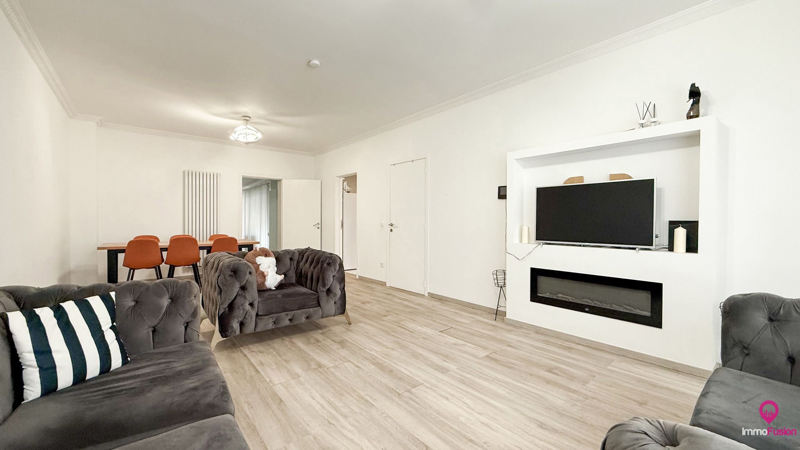 Instapklare woning met 4 slaapkamers – gerenoveerd in 2023! foto 3