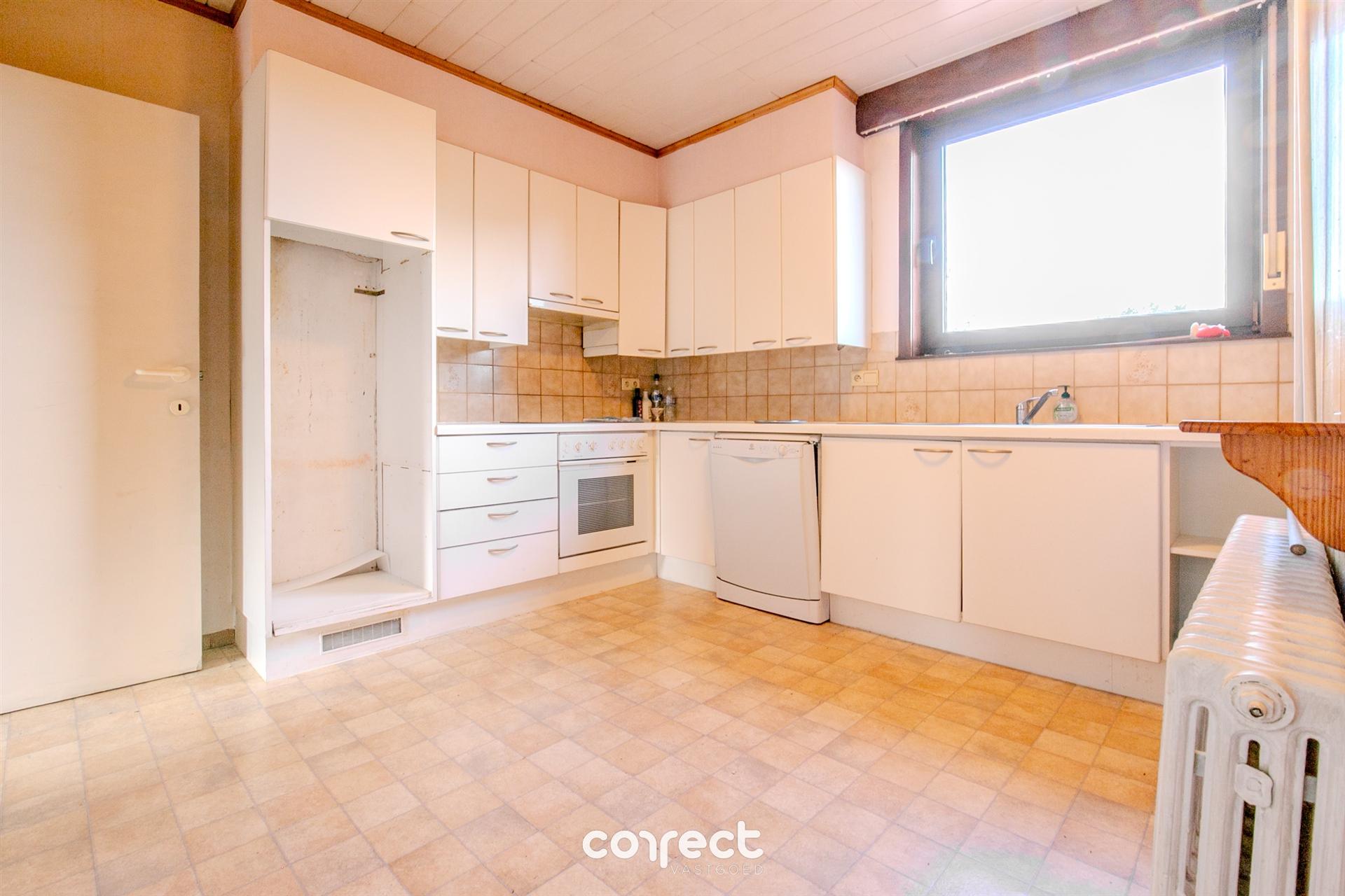 Renovatieproject op ruim perceel in Sint-Michiels foto 11