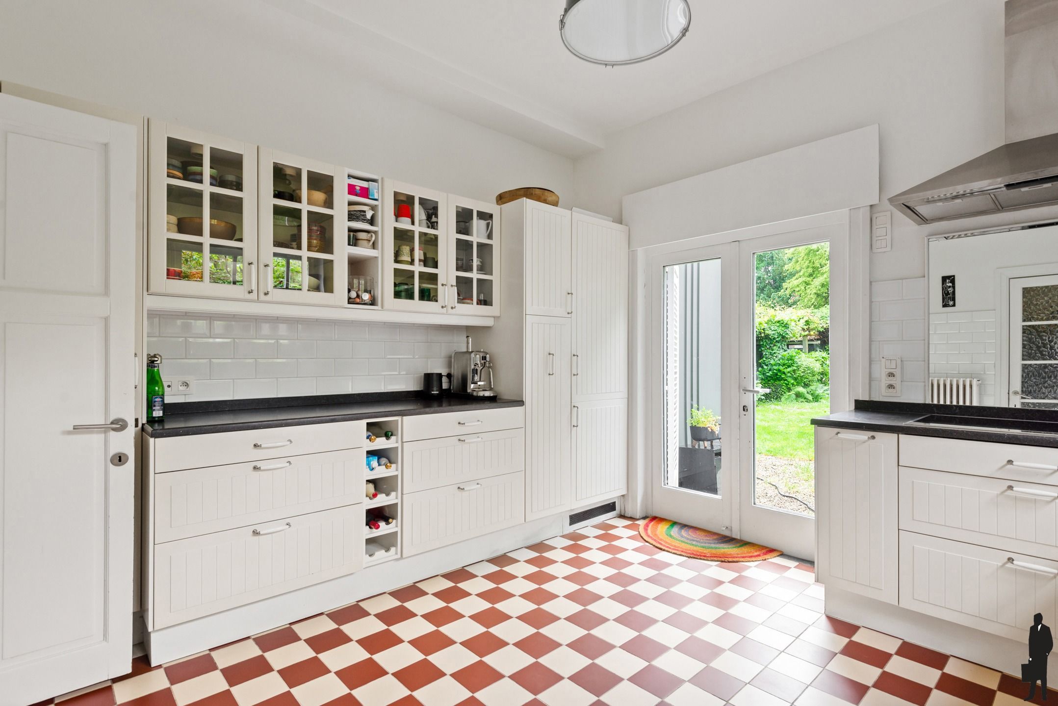 Zeer ruime woning (ca.250m²) met 6 slaapkamers & 2 badkamers foto 8