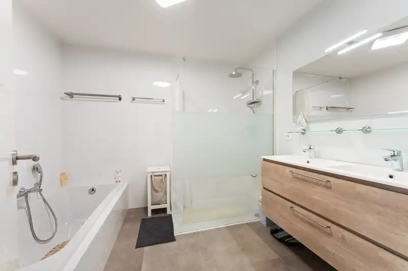 Roeselare - Energiezuinige woning met 5 slaapkamers foto 14