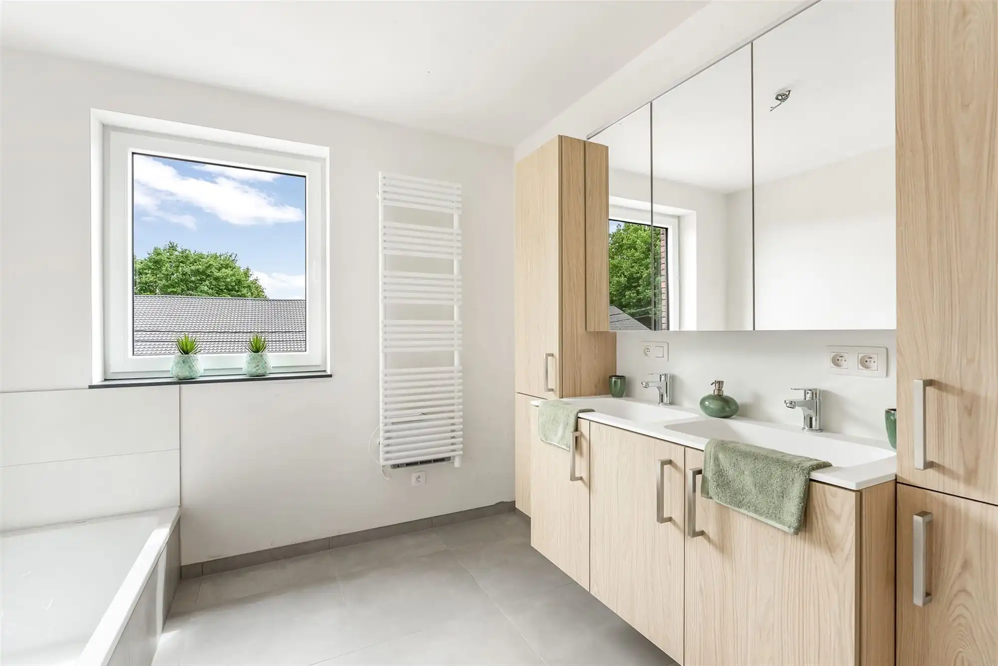 VOLLEDIG AFGEWERKTE NIEUWBOUWWONING IN DOODLOPENDE STRAAT foto 14