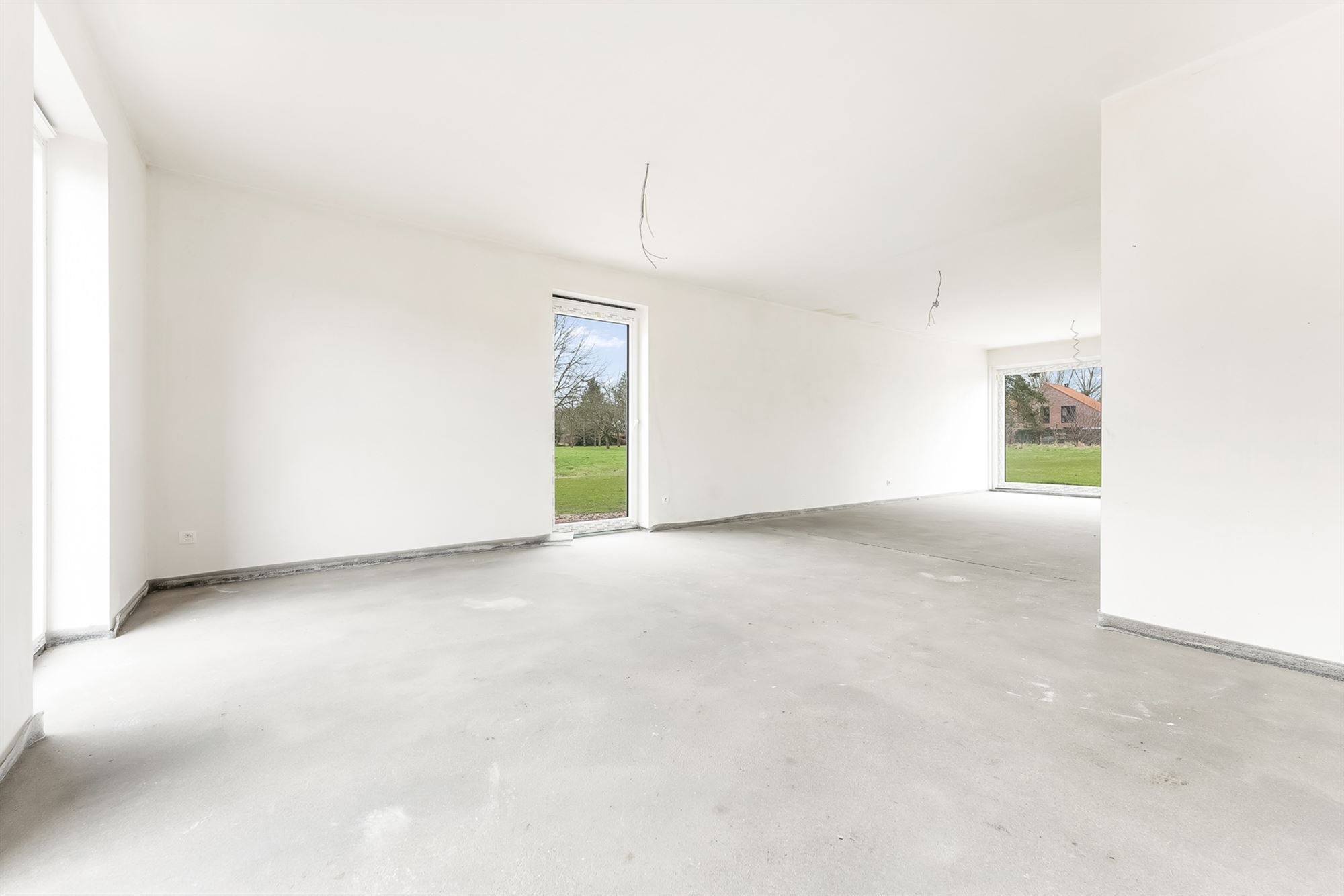 VOLLEDIG AFGEWERKTE NIEUWBOUWWONING IN DOODLOPENDE STRAAT foto 14