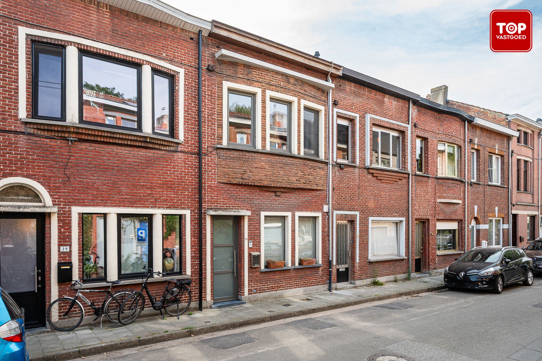 Instapklare en energiezuinige woning met zonnige tuin vlakbij de Bourgoyen foto 2