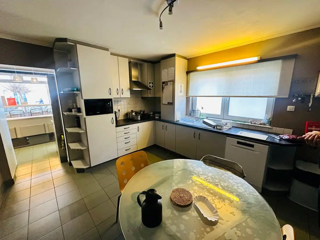 Aantrekkelijke opbrengsteigendom in het hart van Kuringen! foto 7