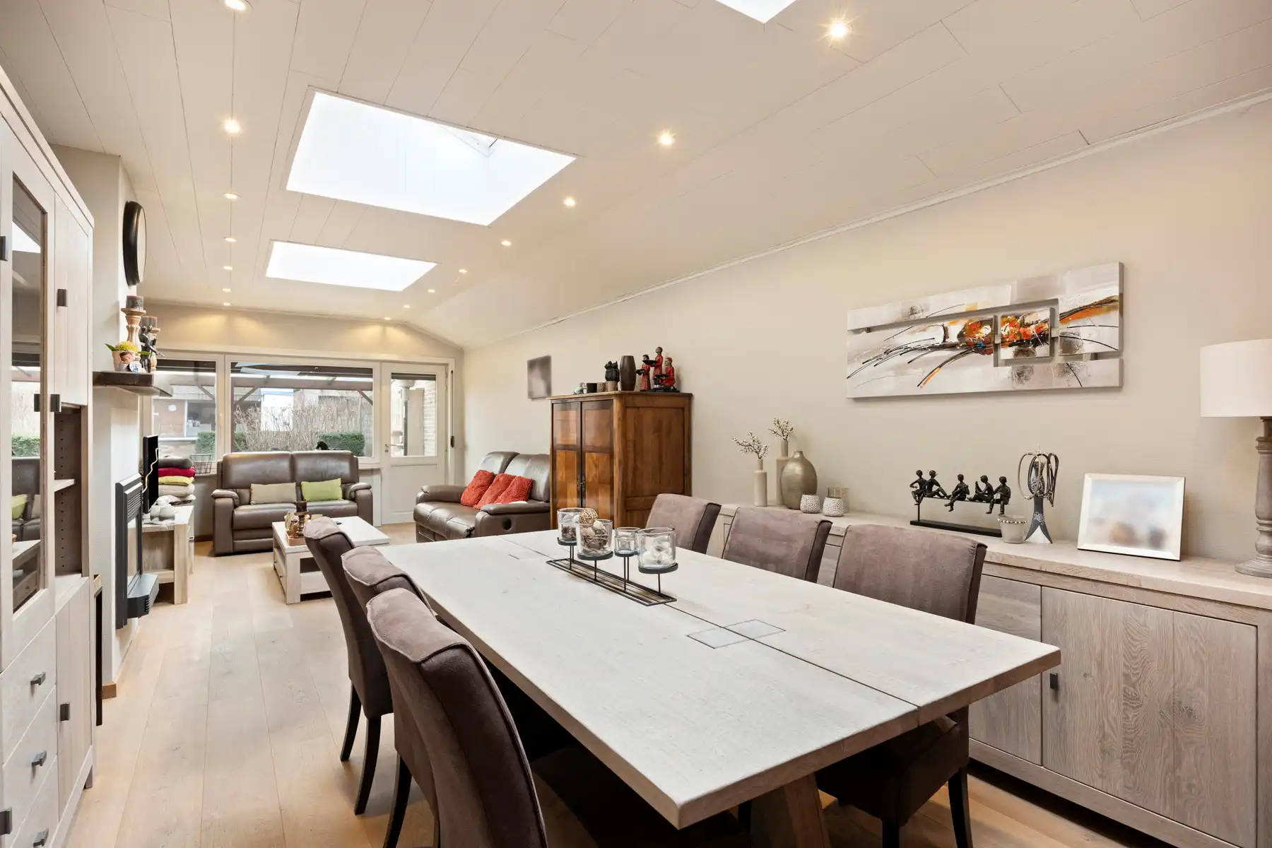 Instapklare woning met 3 slaapkamers en 2 badkamers  foto 2