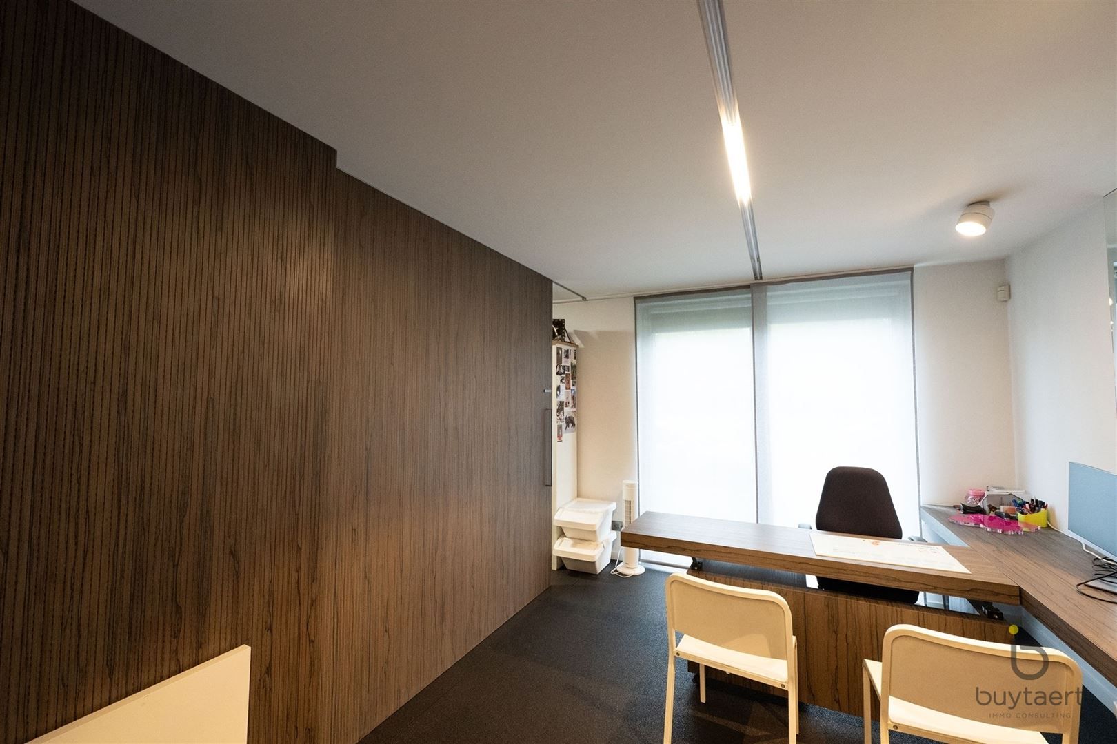 RUIME EN LICHTRIJKE PRAKTIJK IN GELIJKVLOERSAPPARTEMENT MET PRIVÉ-TUIN foto 13