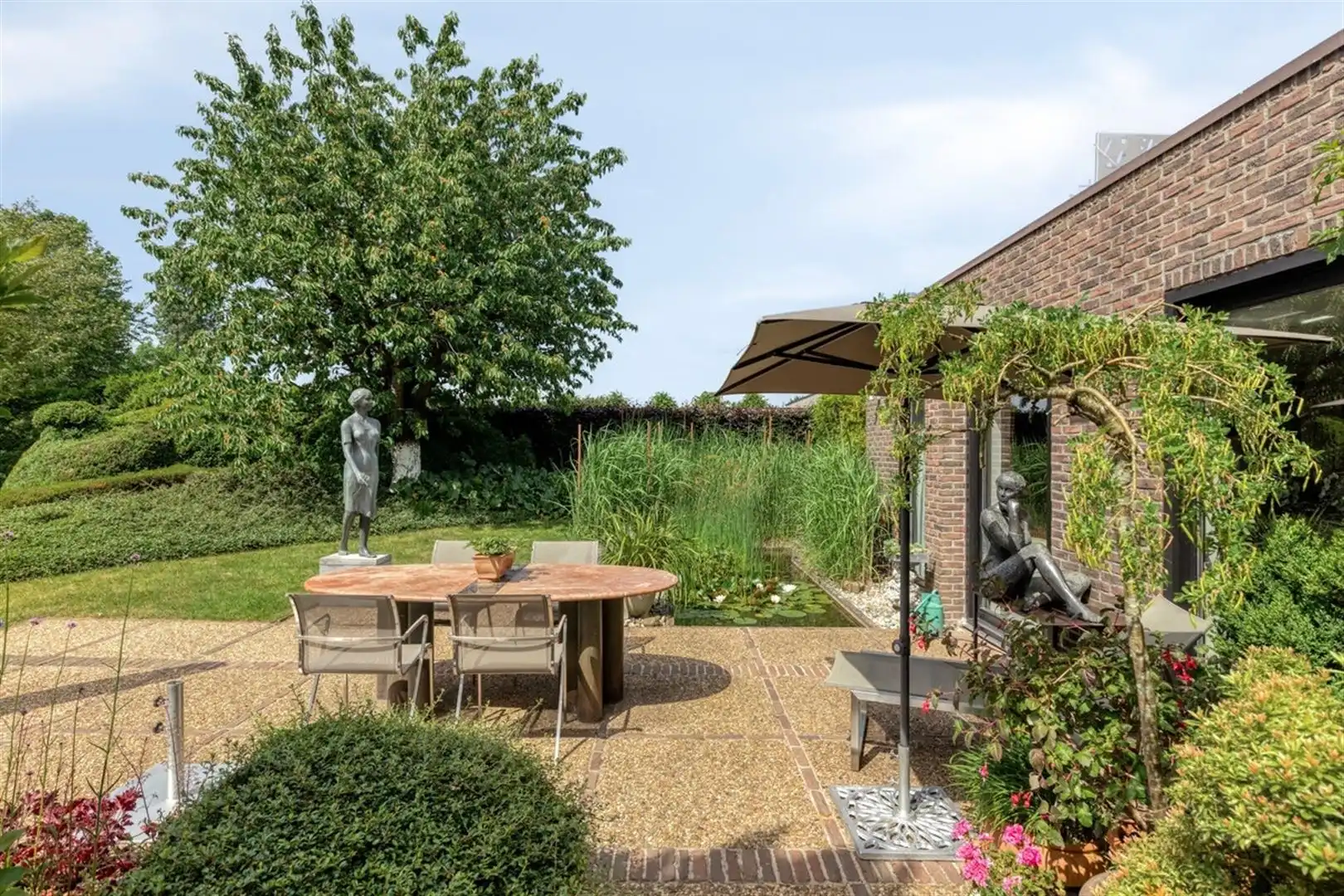 Goed onderhouden villa met prachtige tuin en adembenemende verzichten. foto 26