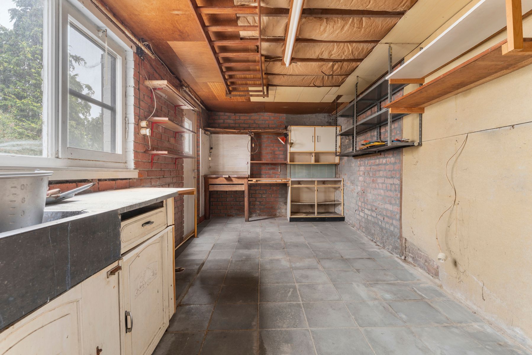 Karaktervolle woning met veel potentieel! foto 9