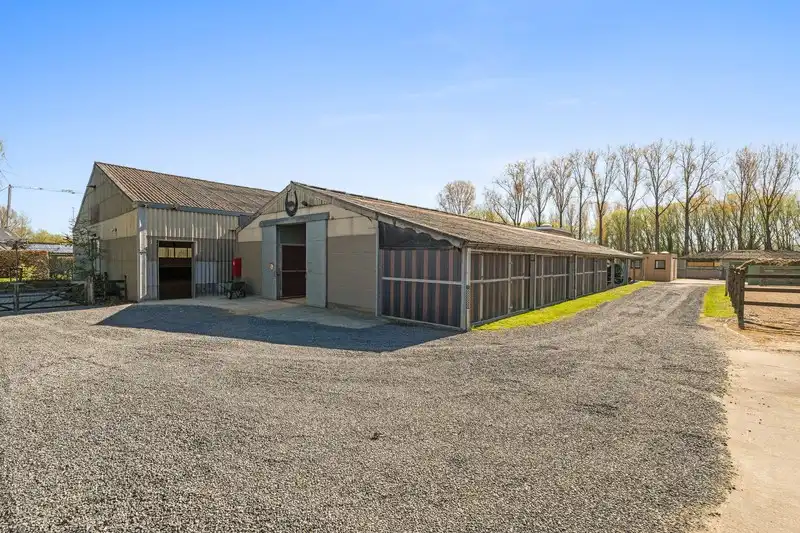 Moderne villa met hippisch complex op 15.856m²  foto 32