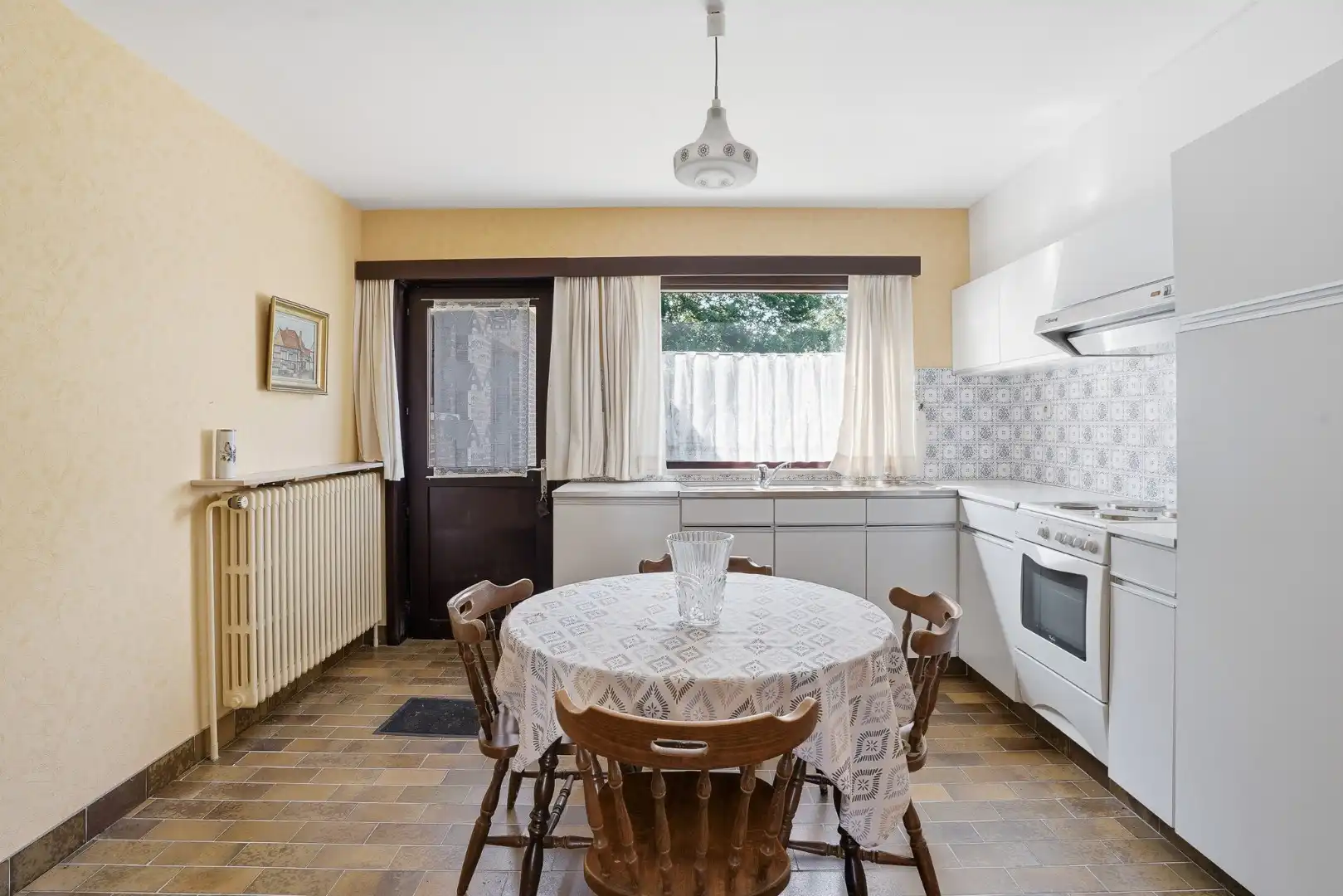 Vrijstaande bungalow met 3 slaapkamers, ruime garage en zonnige tuin foto 10
