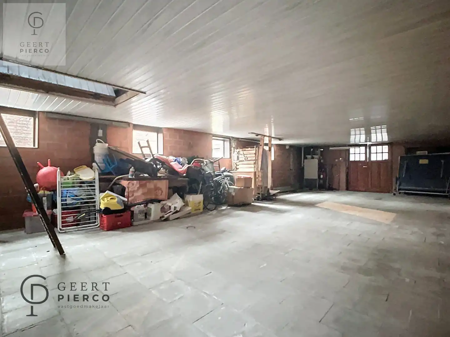 Karaktervolle hoeve met loods op een perceel van 16a76ca. foto 33