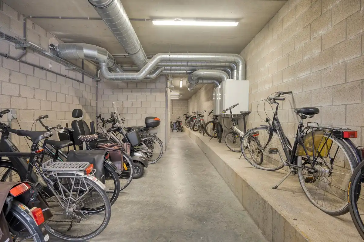 Stijlvolle cityflat met overdekt terras in hartje Hasselt – ideaal als starterswoning, pied-à-terre of investering foto 13