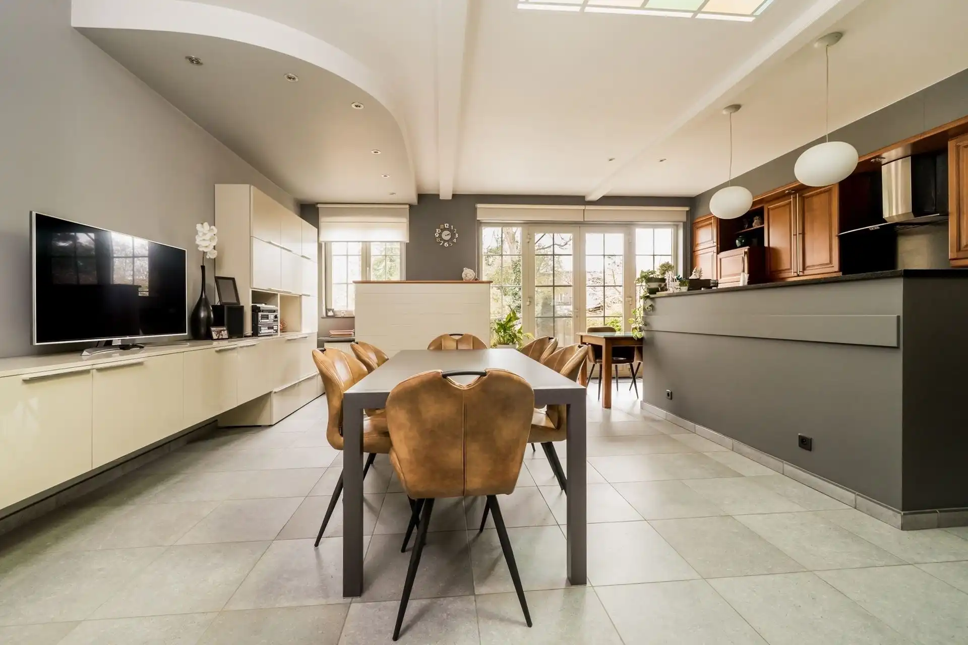 Ruime karaktervolle woning met 6 slpks en tuin! foto 11