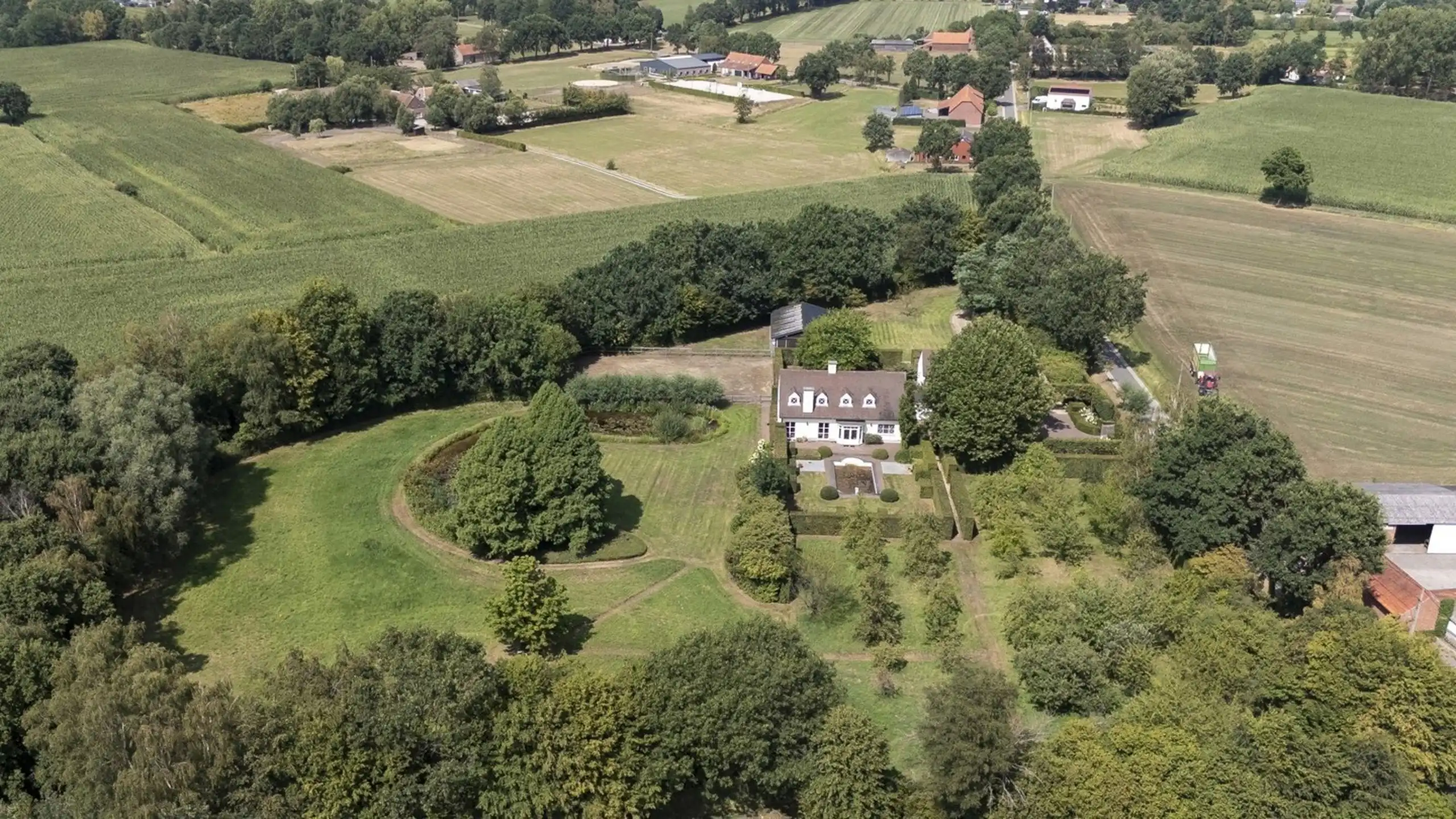 Uniek landgoed op ca. 1,78ha met paardenaccommodatie foto 26