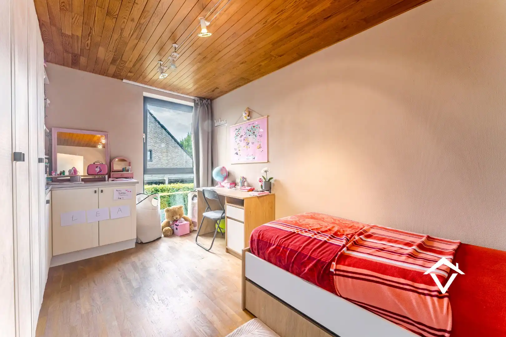 Instapklare woning met 6 slaapkamers op een topligging te Koekelare  foto 10
