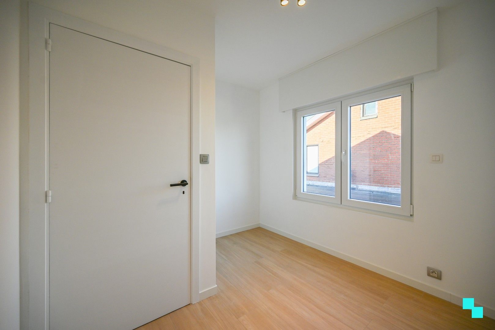 Instapklare eengezinswoning in een rustige buurt in Oostrozebeke! foto 17