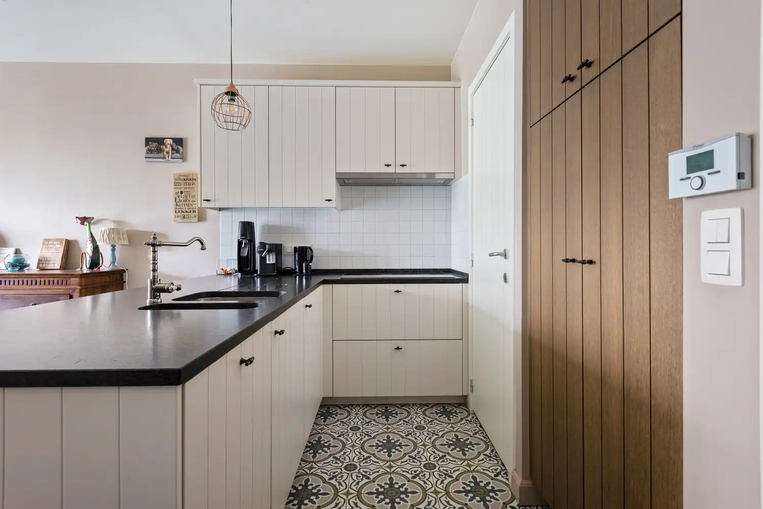 Instapklaar, recent gelijkvloers appartement met 2 slpks en tuin in Borsbeek! foto 5