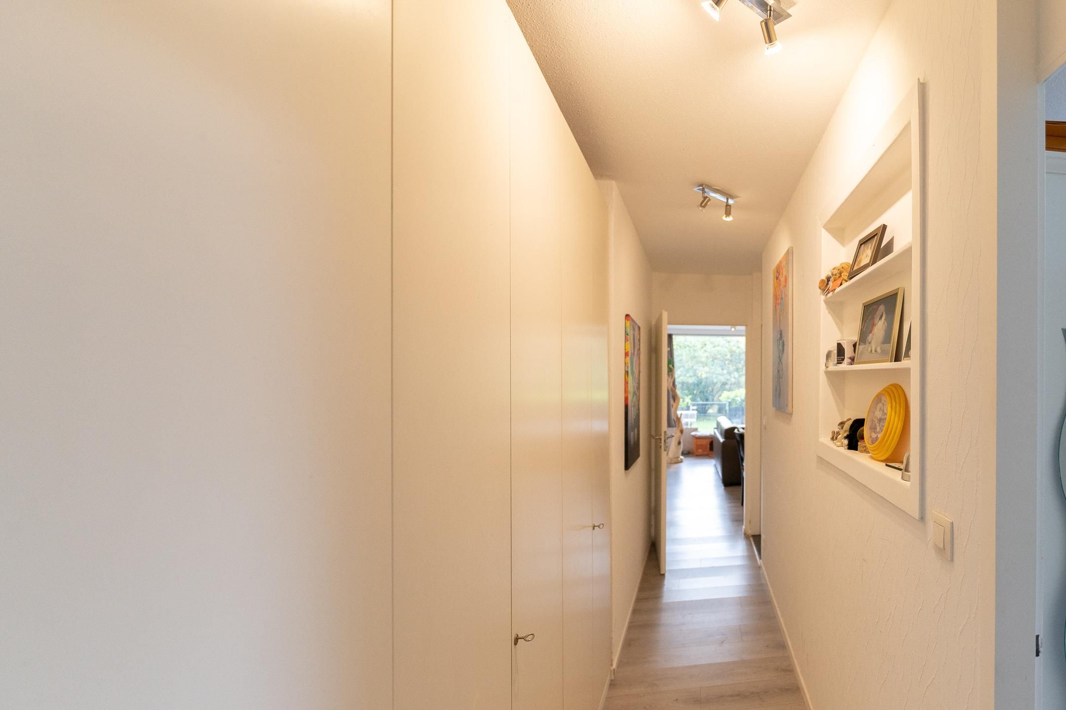 Mooi gelijkvloers appartement met veel lichtinval foto 6