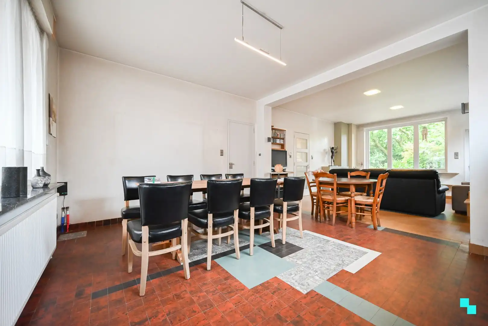 Hoofdfoto van de publicatie: Kleurrijke kubistische burgerwoning in hartje Izegem