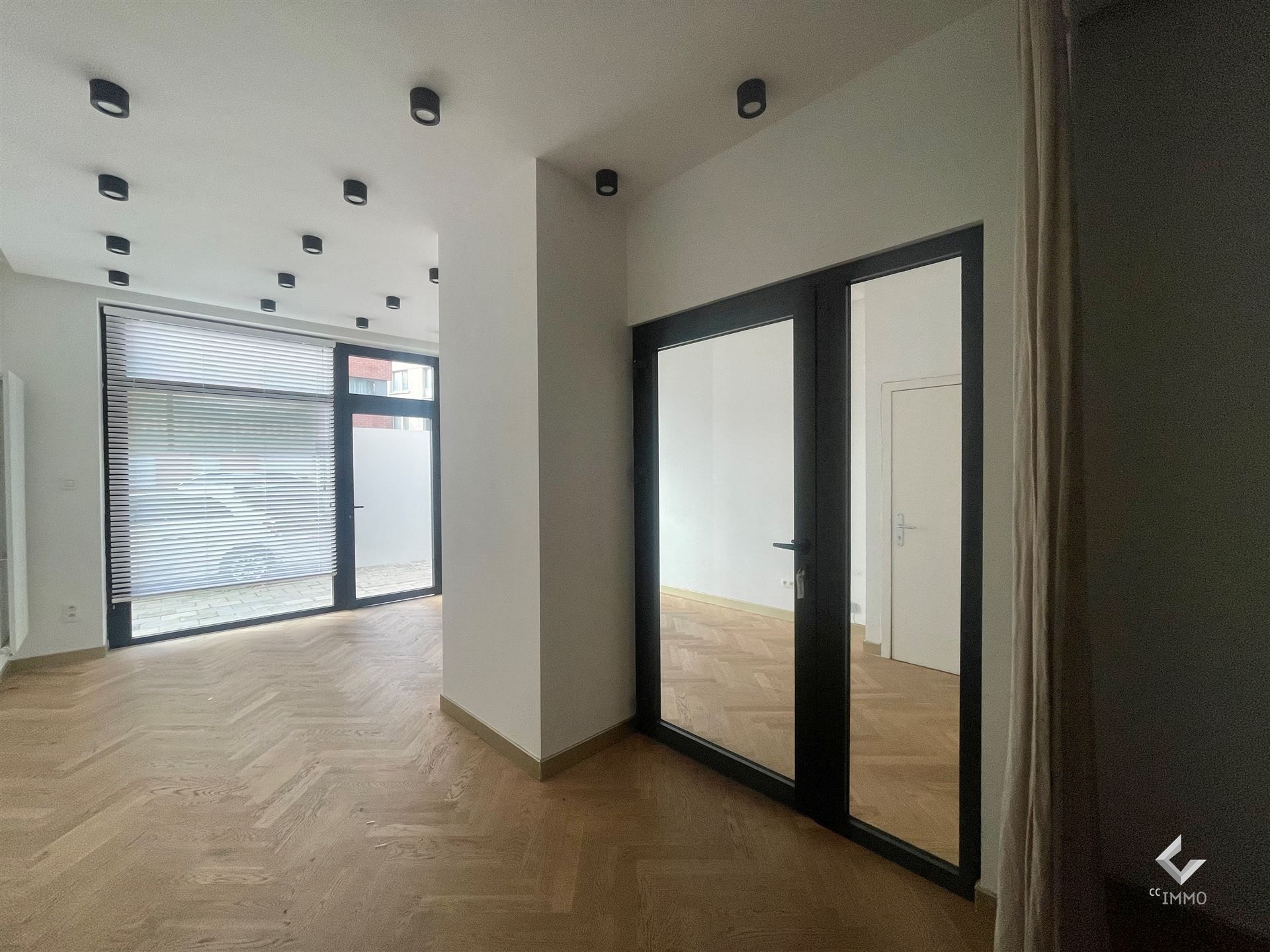 Knap kantoor/winkel ca. 70m² op rustig ligging! foto 5