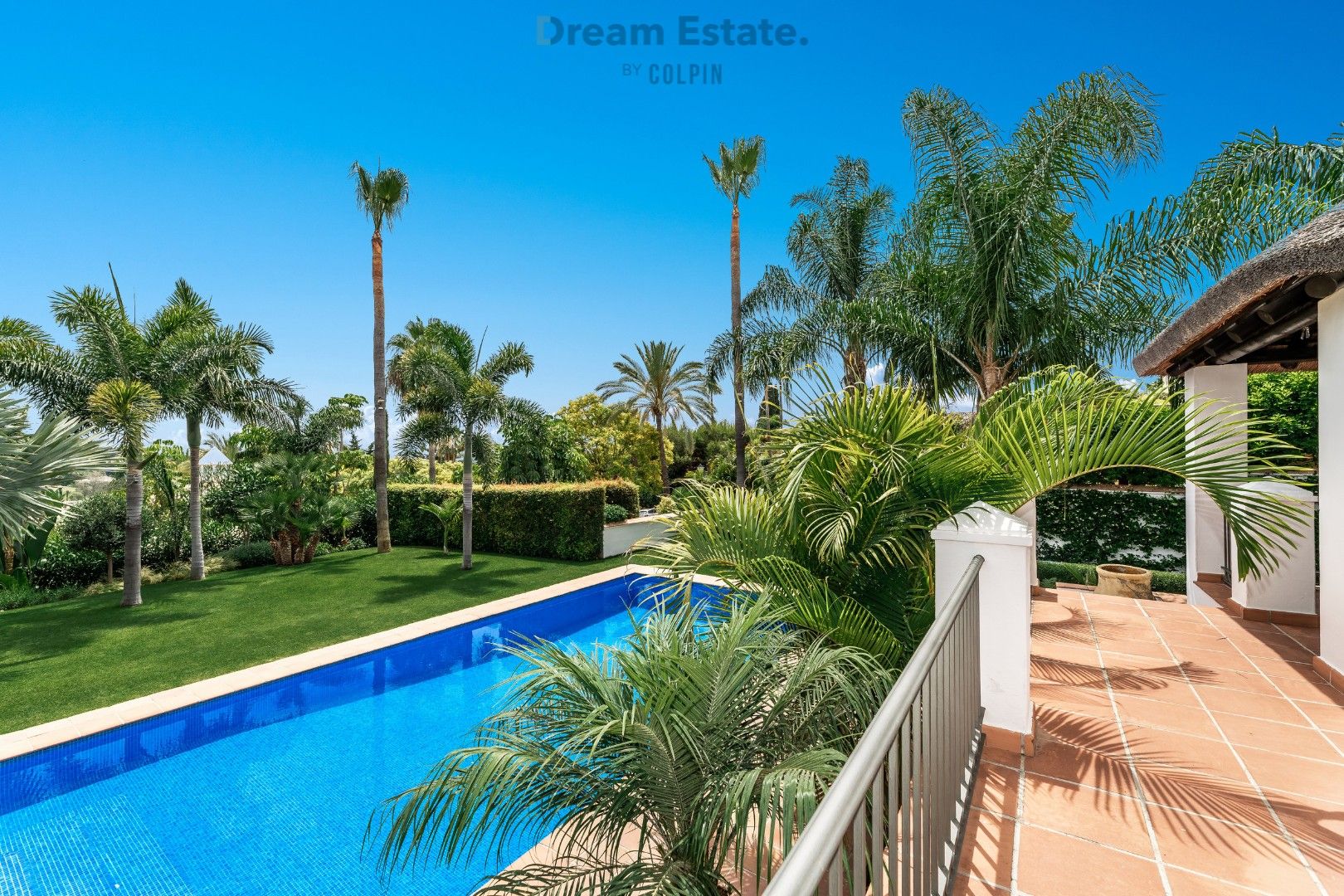 Een werkelijk prachtige Andalusische villa tegenover de golf te Benahavis regio. foto 22