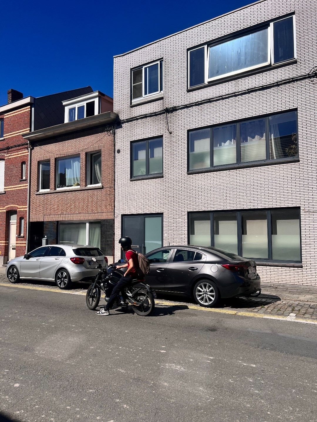 GELIJKVLOERS APPARTEMENT OP TOPLOCATIE foto {{pictureIndex}}