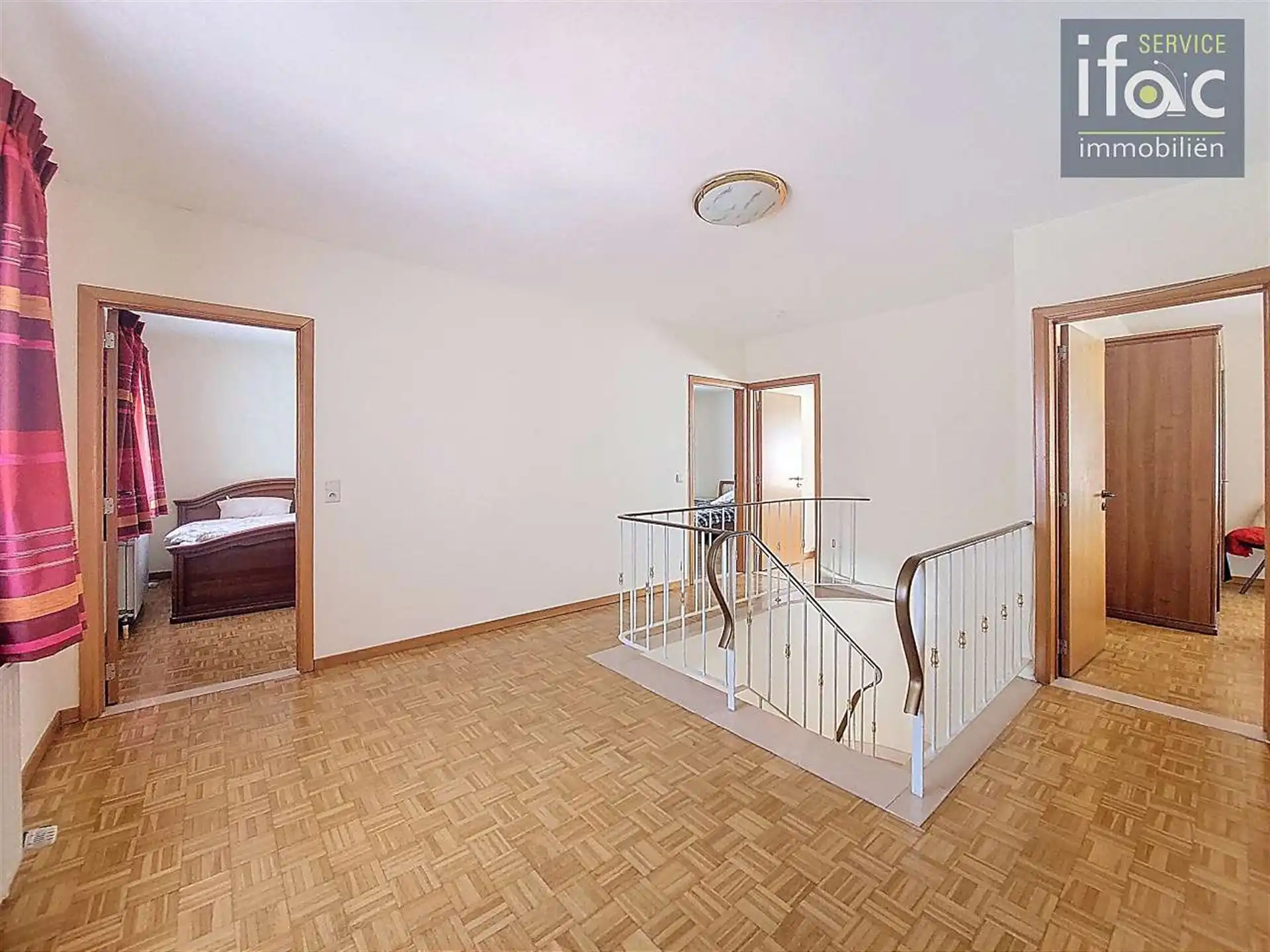 Fantastisch gelegen villa met panoramisch uitzicht  foto 17