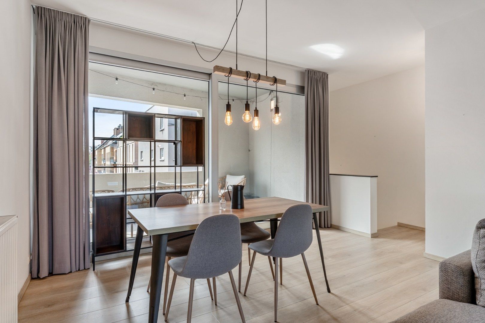 App., 119 m², 2 slpk, terras, autostaanplaats foto 8