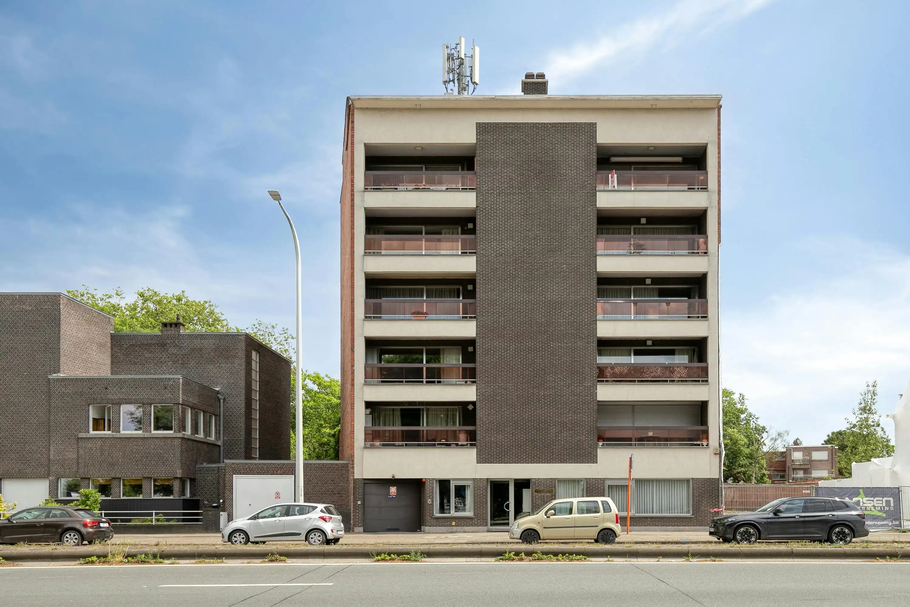 Opbrengsteigendom met 12 appartementen in Boom foto {{pictureIndex}}