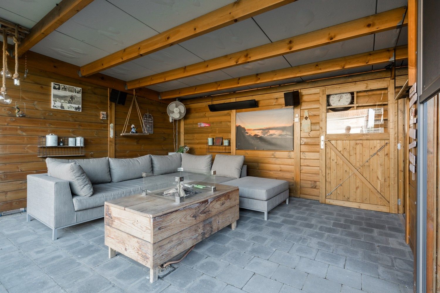 Vrijstaande woning met ruime garage en tuin, rustig gelegen nabij natuurgebied en Nederlandse grens foto 27