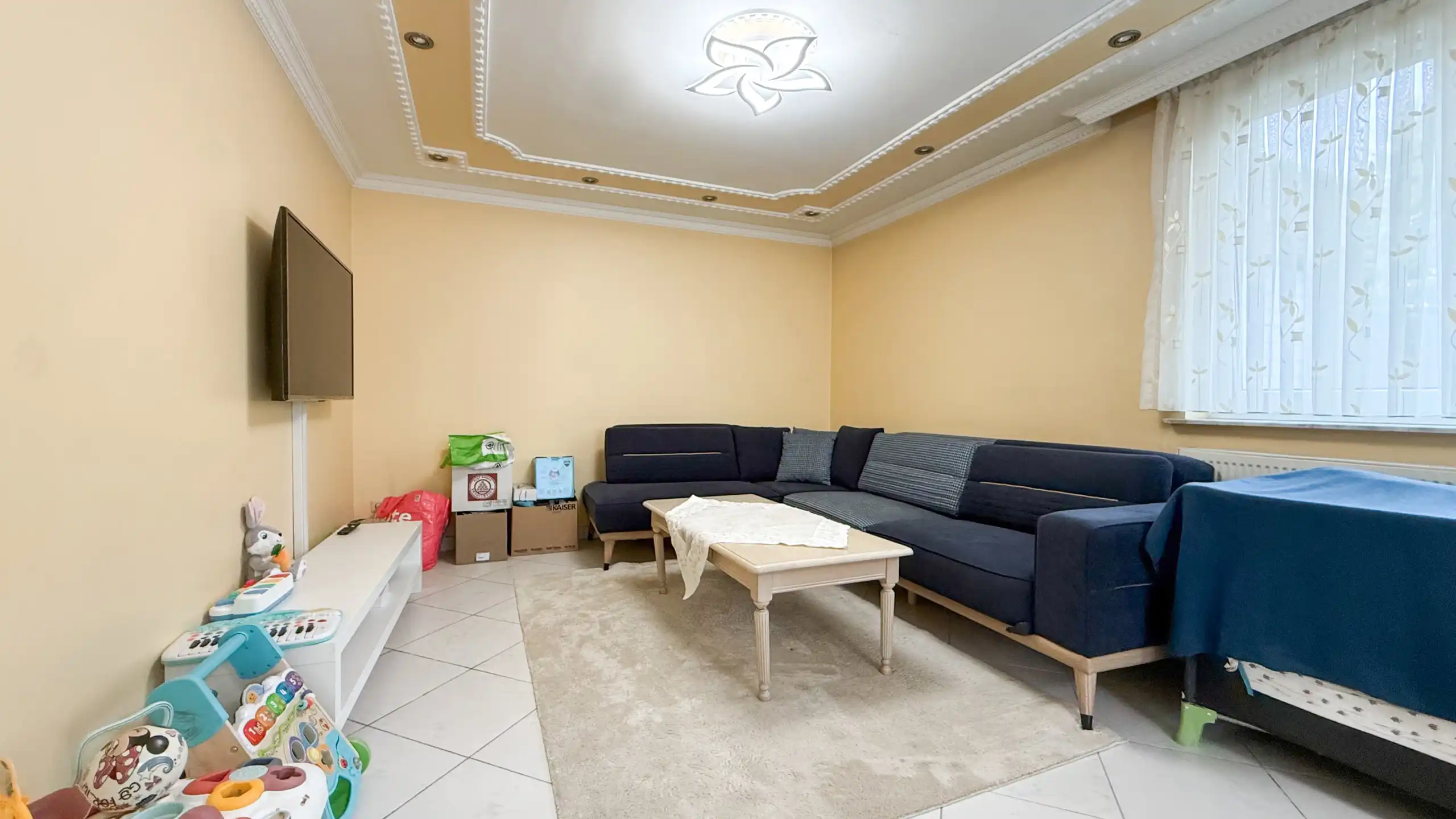 Halfopen woning met tuin, garage en 3 slaapkamers foto 4