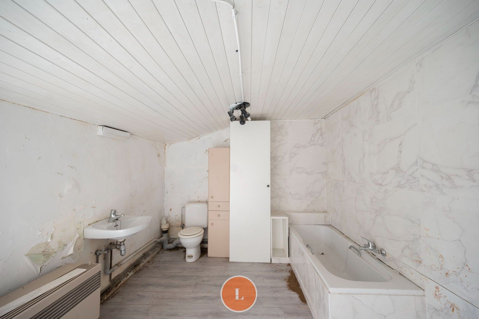 Te renoveren woning in Wevelgem te koop foto 8