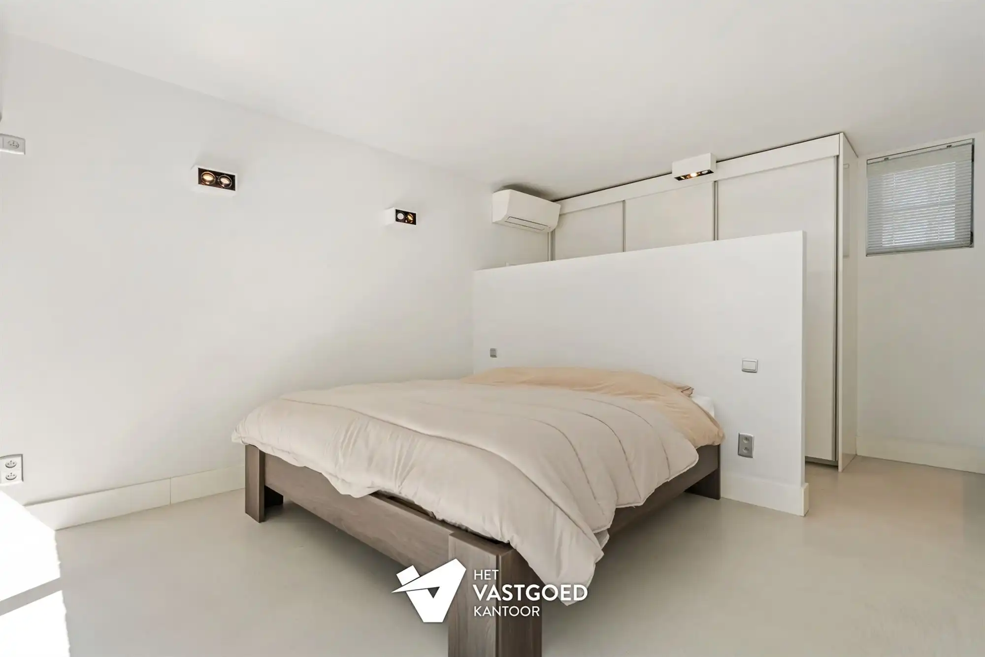 RECENTE WONING MET KWALITATIEVE AFWERKING OP TOP-LIGGING foto 16