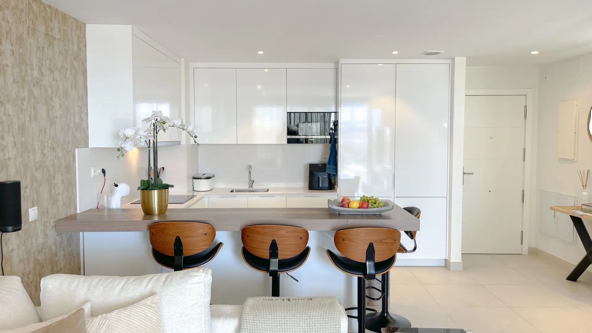 Luxe appartement te koop in een exclusieve urbanisatie nabij Estepona Golf foto 3
