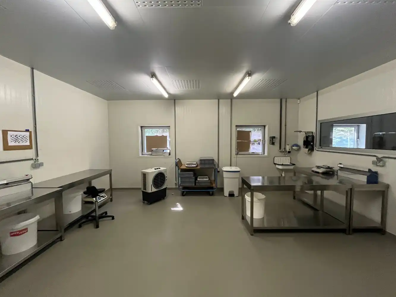 Industrieel-magazijn-logistiek te koop foto 17